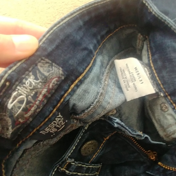 Silver Jeans - Picture 3 of 3